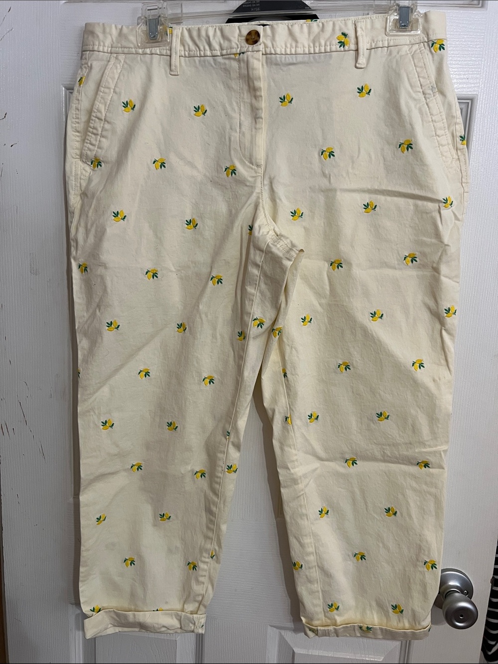 Talbots pale yellow Chino Pants with Yellow lemon 🍋 Floral Embroidery